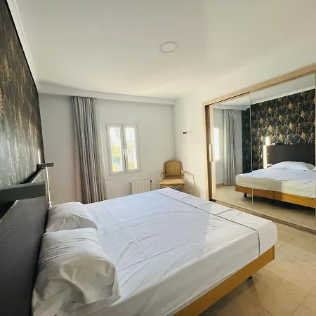 Copacabana Super Lujo Villa *
